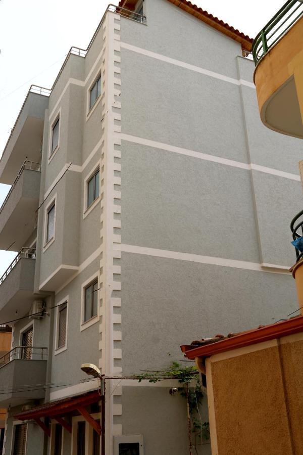 Brana Apartments Sarandë Esterno foto
