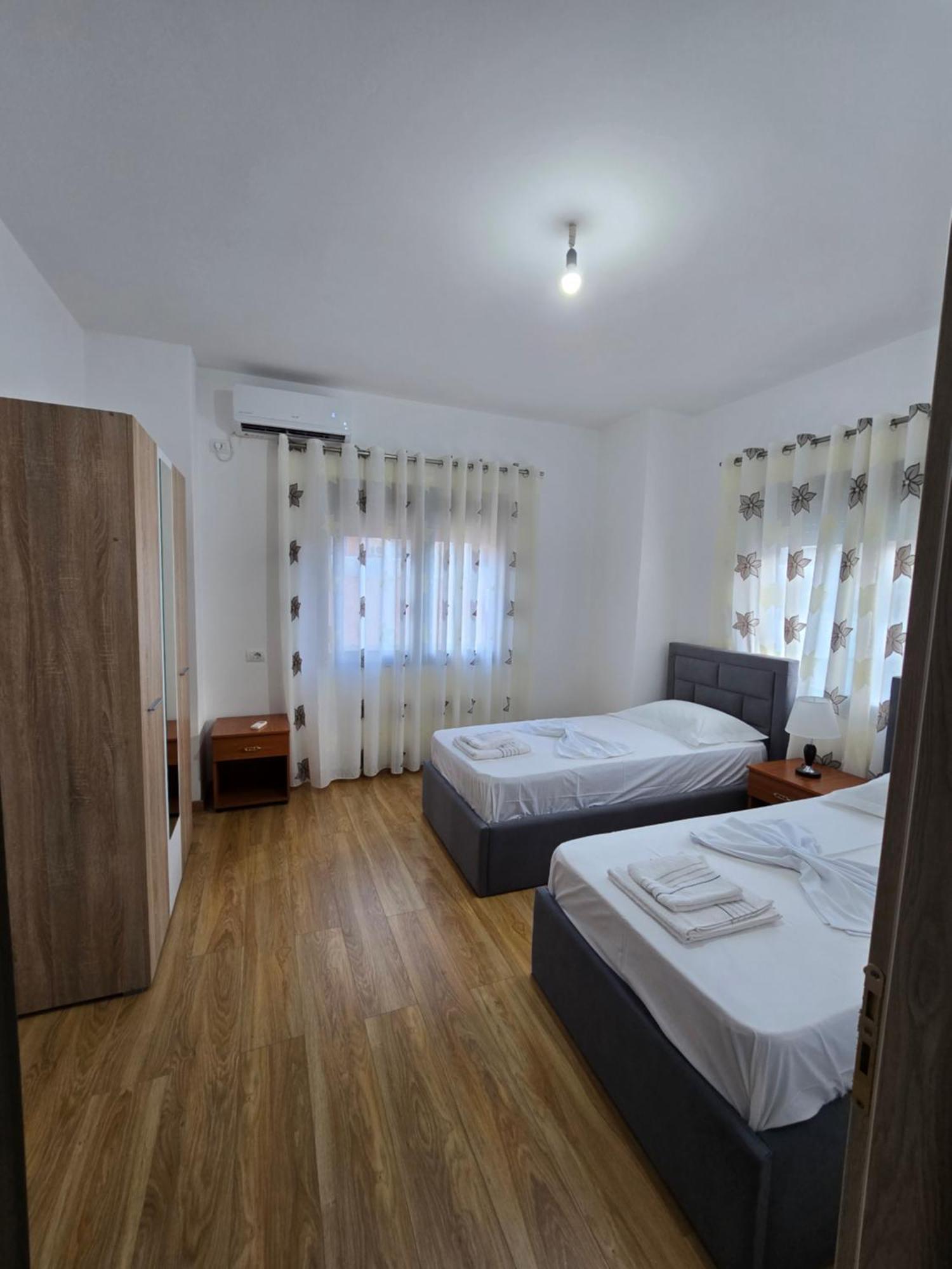 Brana Apartments Sarandë Esterno foto