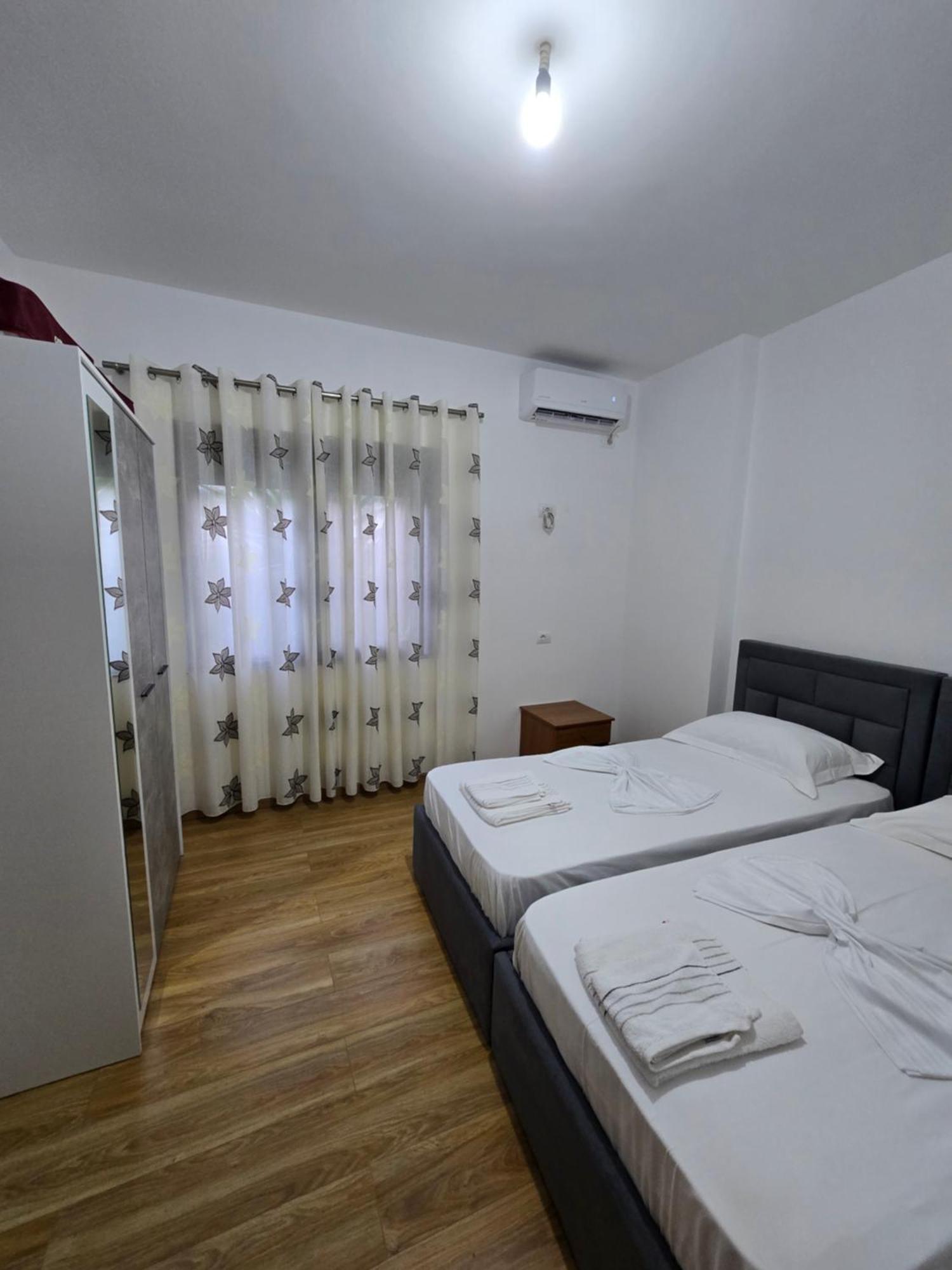 Brana Apartments Sarandë Esterno foto