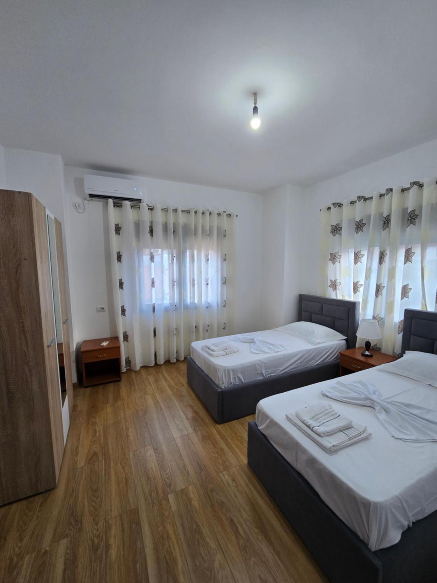 Brana Apartments Sarandë Esterno foto